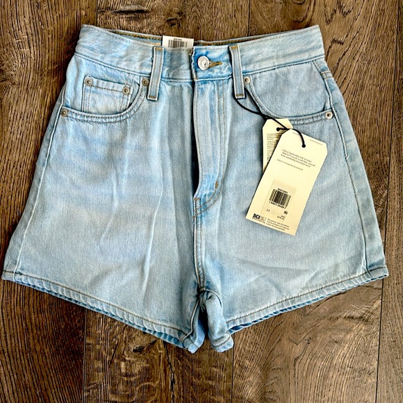 LEVI’S HIGH LOOSE SHORTS - Picture 5 of 11